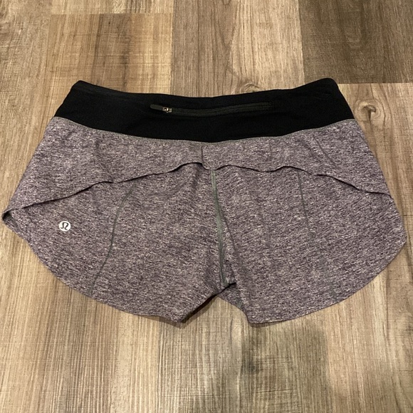 Lululemon speed up shorts 2.5 - Picture 2 of 3